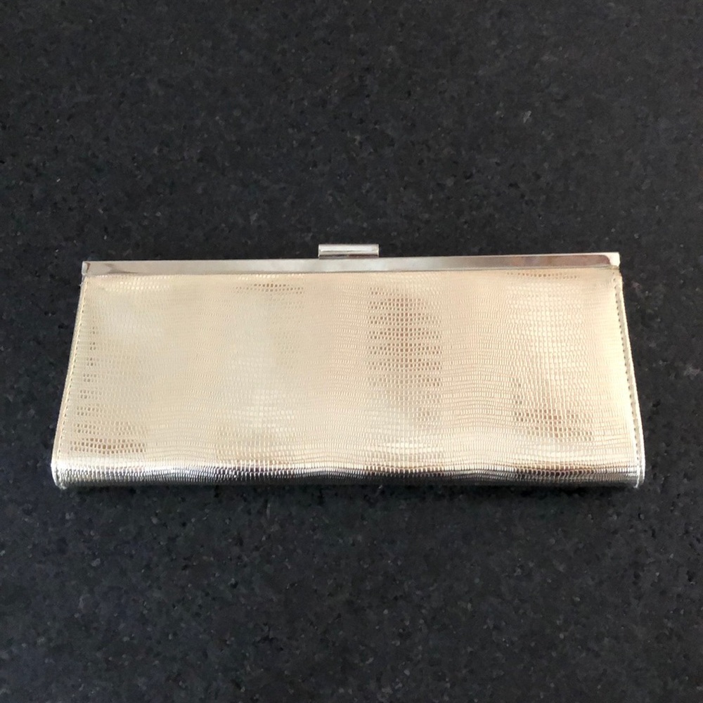 ✨ Style & Co metallic clutch ✨
